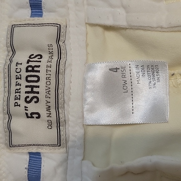 Perfect 5"shorts Old Navy Khakis - Picture 2 of 9